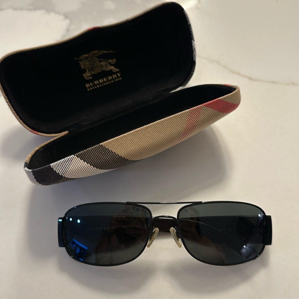 Burberry Sunglasses - like NEW